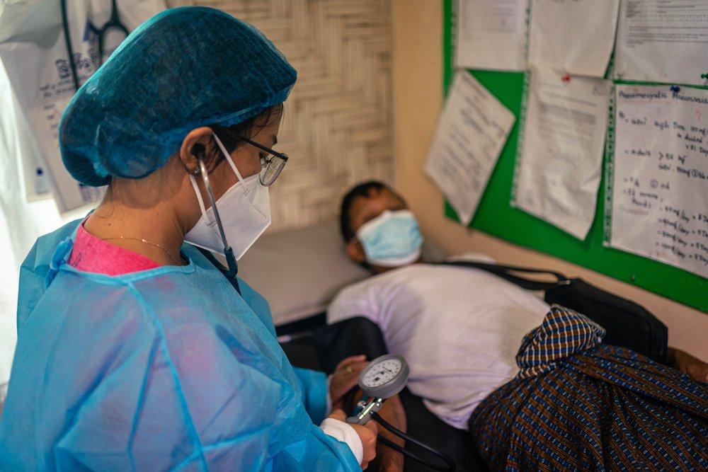 Consultation at MSF’s HIV clinic