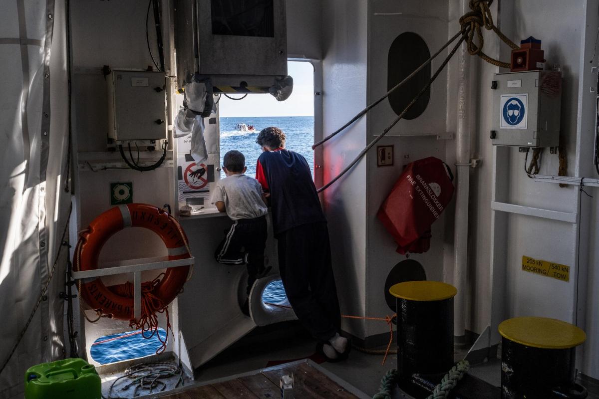 DISEMBARKATION OF SURVIVORS  - MESSINA