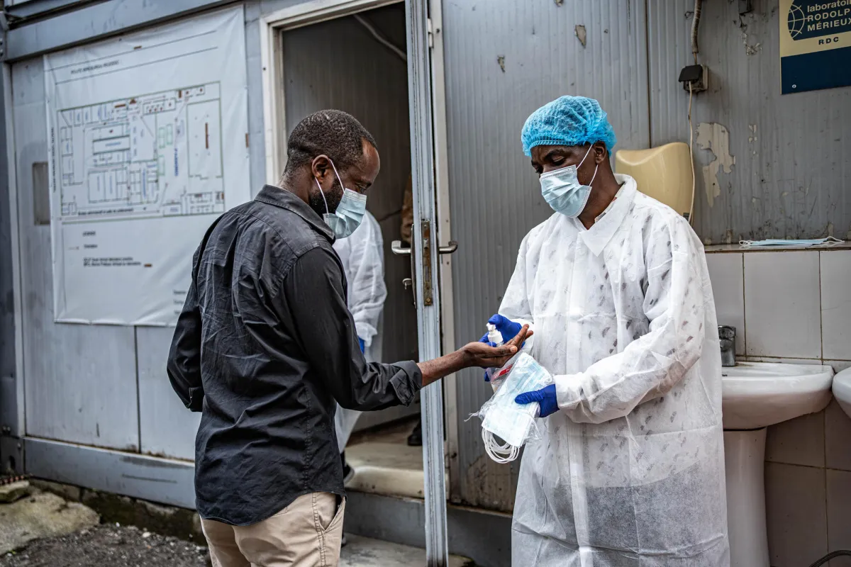 Ärzte ohne Grenzen ist vor Ort und bereit einen Großeinsatz für den Ebola-Ausbruch im Kongo 2026 vor