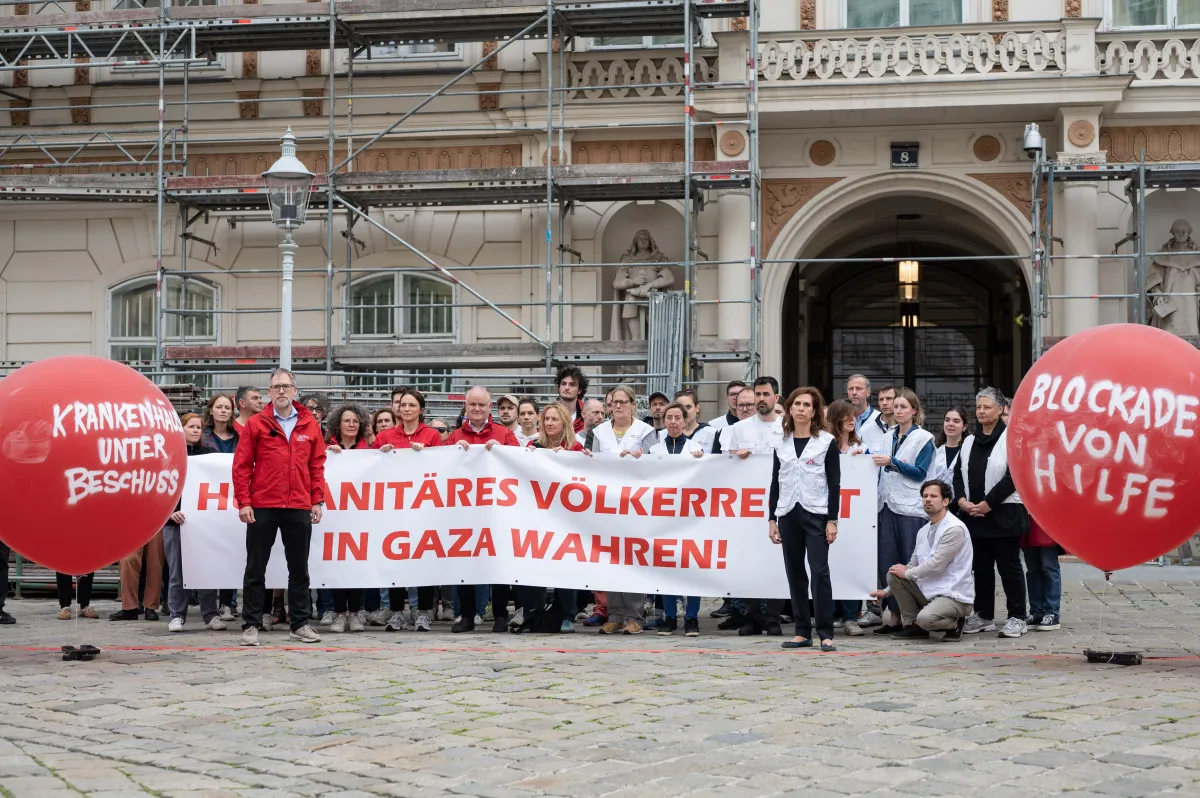 Fotoaktion "Rote Linie"
