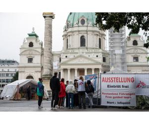 Eröffnung der Ausstellung "Ärzte ohne Grenzen hautnah"