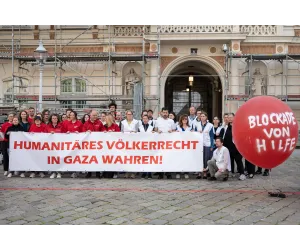 Fotoaktion "Rote Linie", 28. Mai 2025