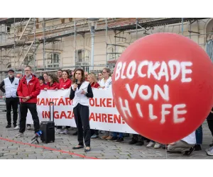 Fotoaktion "Rote Linie", 28. Mai 2025