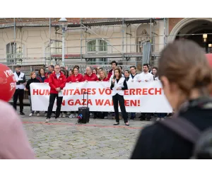 Fotoaktion "Rote Linie", 28. Mai 2025