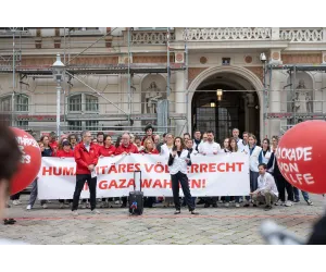 Fotoaktion "Rote Linie", 28. Mai 2025