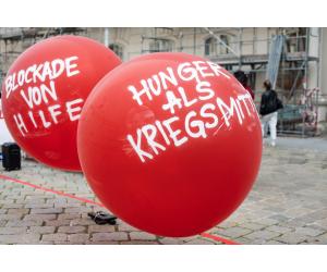 Fotoaktion "Rote Linie", 28. Mai 2025