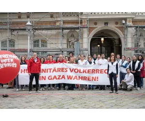 Fotoaktion "Rote Linie", 28. Mai 2025