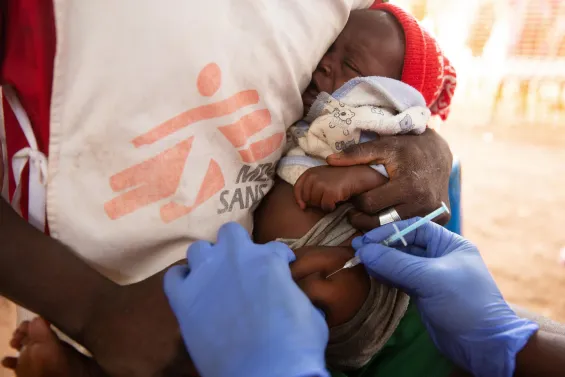 MSF Measles Intervention Ndongue: Veronique and Sarah