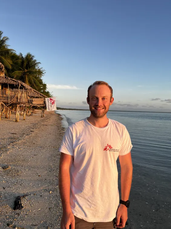 Ärzte ohne Grenzen Logistiker Martin Mühlbacher in Kiribati