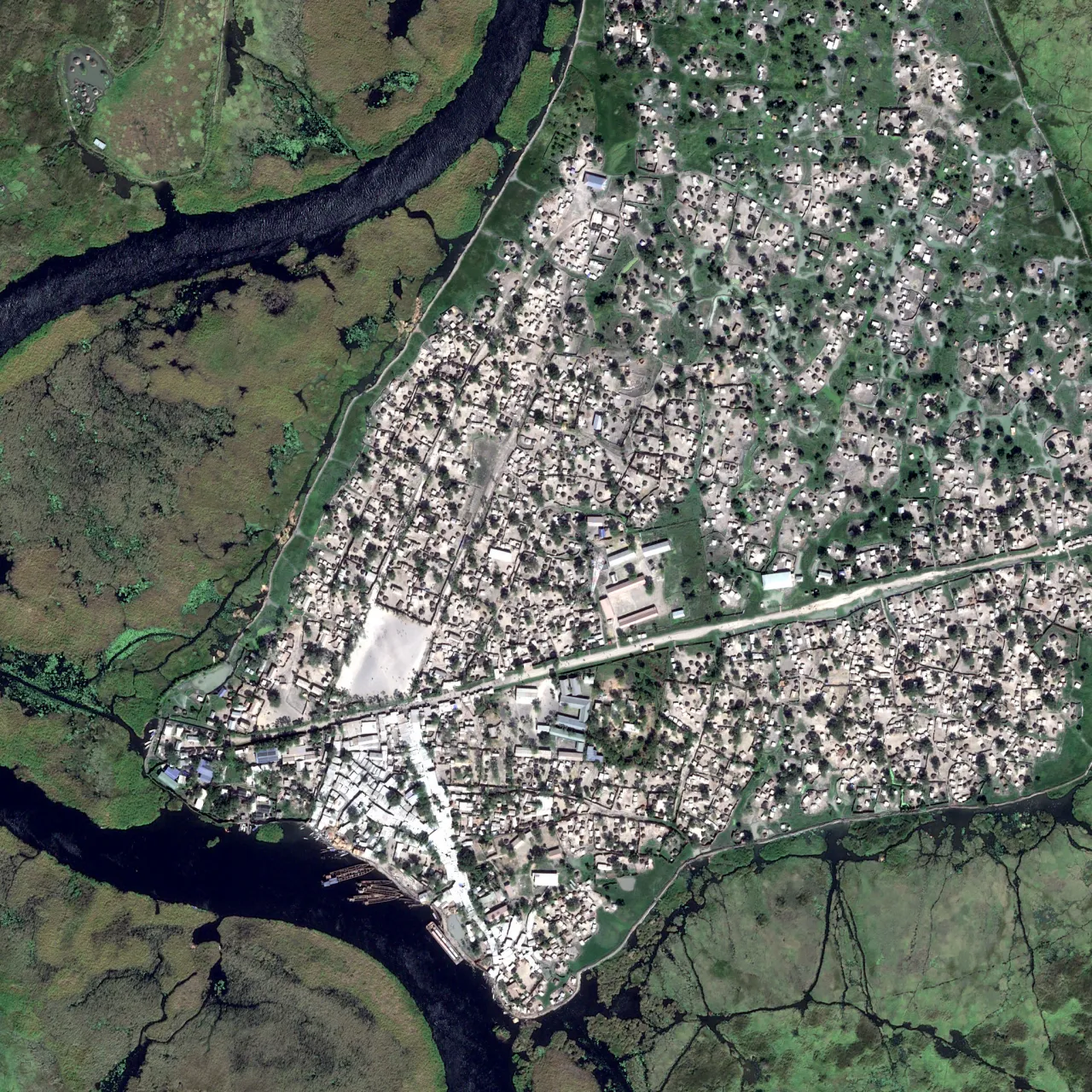 Naturkatastrophen: Vorher-Bild vor Hochwasser in Old Fangak, Südsudan 2025