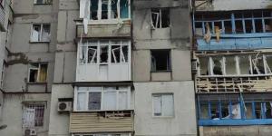Ein Wohngebäude in Mariupol am 03.03.2022