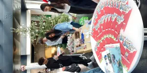 Weihnachtsmarkt Spende der 7. Klassen