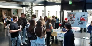 Weihnachtsmarkt Spende der 7. Klassen