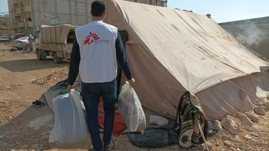 Distribution of blankets in Afrin, Syria