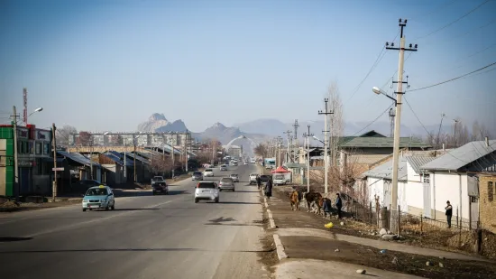 Kirgisistan ist noch immer eines der Länder mit der höchsten TB-Ansteckungsrate weltweit. Ärzte ohne Grenzen führt seit 2012 ein Projekt gegen multiresistente Tuberkulose im Süden des Landes durch - mit Foto-Sildeshow. 