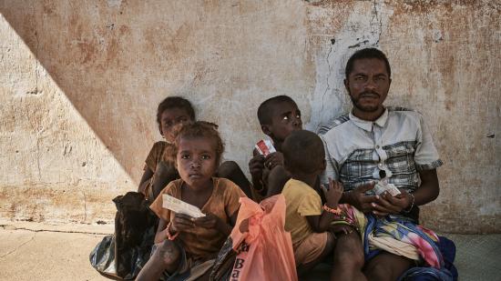 Madagaskar, Vater mit Kindern