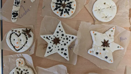 Gebackene Kekse der Foxhill Bilingual Internation School