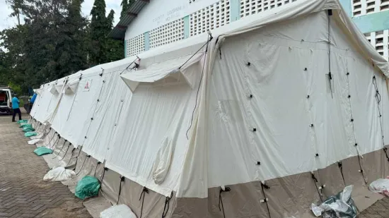 Cholera-Zelt von Ärzte ohne Grenzen steht
