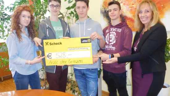 bts2016-17_konrad-lorenz-gymnasium_gaenserndorf_spendenscheck.jpg