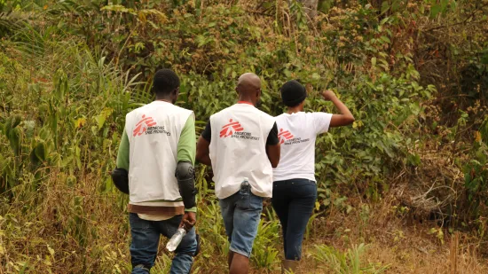 Tamba Magnus Aruna, Gesundheitsberater von Ärzte ohne Grenzen, kämpft gegen die hohe Kinder- und Müttersterblichkeit in Sierra Leone. 