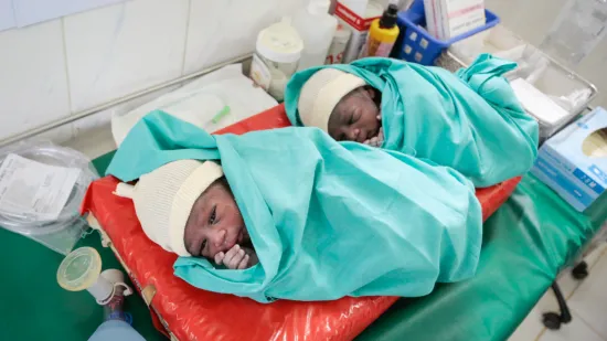 Eine Zwillingsgeburt in unserer Klinik im Südsudan