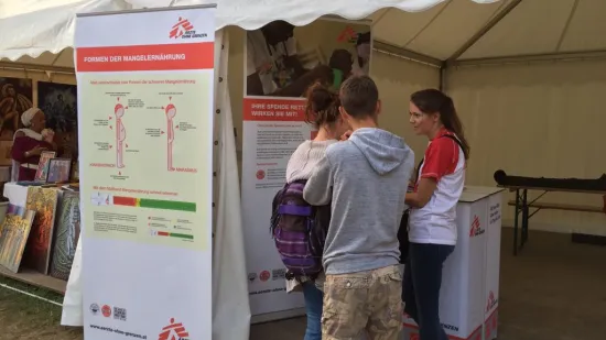 Infostand von Ärzte ohne Grenzen Afrika Tage