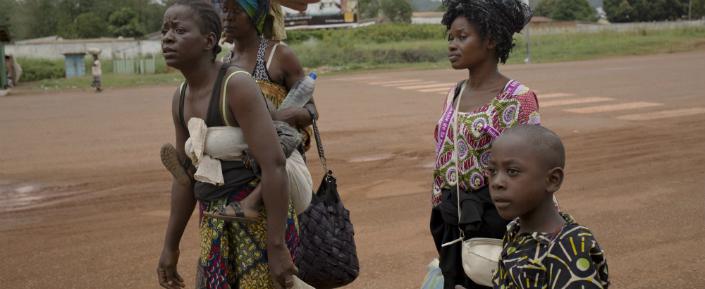 Zahlreiche Menschen flüchten vor der immensen Gewalt in der Zentralafrikanischen Republik in benachbarte Länder wie den Tschad oder Kamerun.