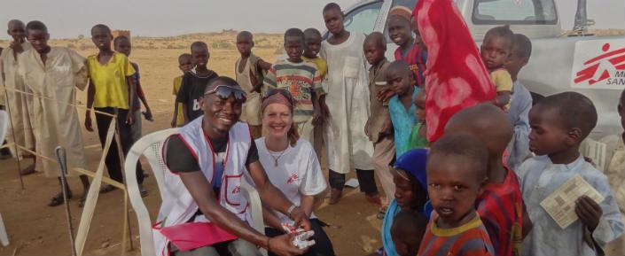 Chad measles 138100 Krankenschwester Flora Escourrou (Mitte) betreut die Impfkampagne in mehreren Regionen.