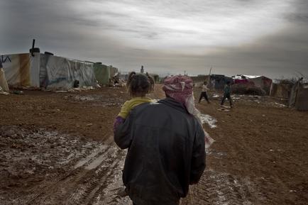 Syrische Flüchtlinge im Libanon Temporäres Flüchtlingslager syrischer Vertriebener leidet unter hygienischen Bedingungen.
