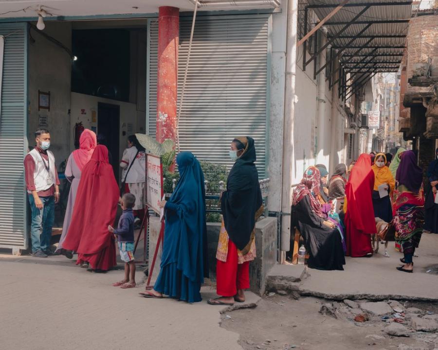 Women queuing at the entrance of the MSF clinic