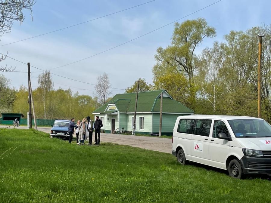 Mobile clinic in the village of Hrabiv