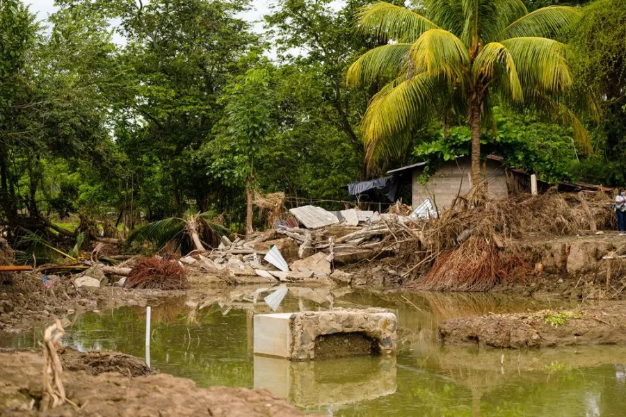 Impact of hurricanes Eta and Lota