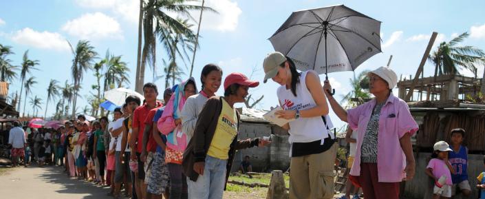Das Team von Ärzte ohne Grenzen verteilt Hilfsgüter in San Miguelay