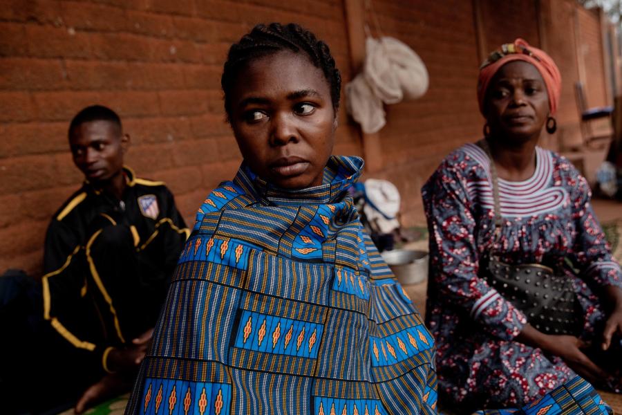 The journey of a wounded woman at MSF'SICA hospital in Bangui