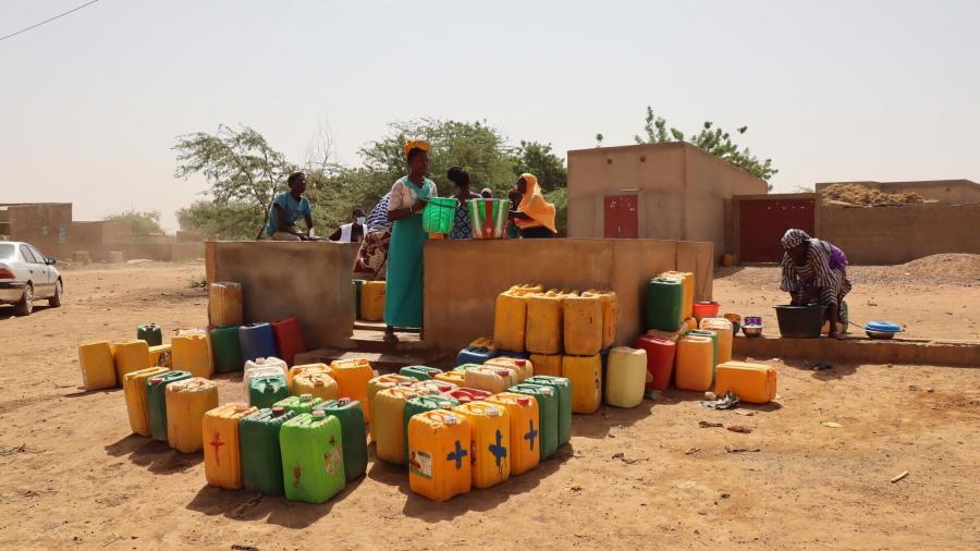 Conflict in Burkina Faso: when the whole day is devoted to fetching water