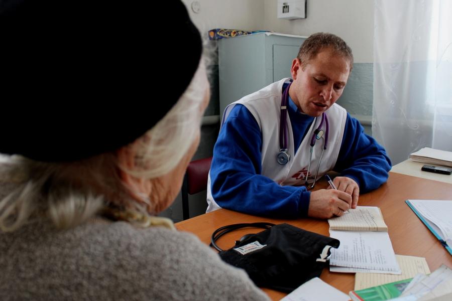 Mobile Clinic in Kuteynikovo, south-east of Donetsk