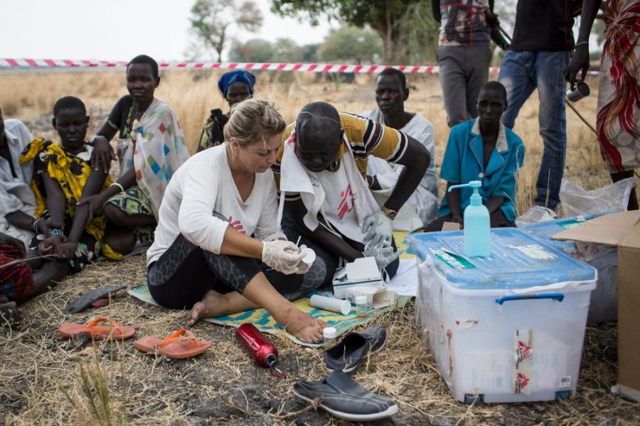 Outdoors support clinics, Thaker. Leer, South Sudan