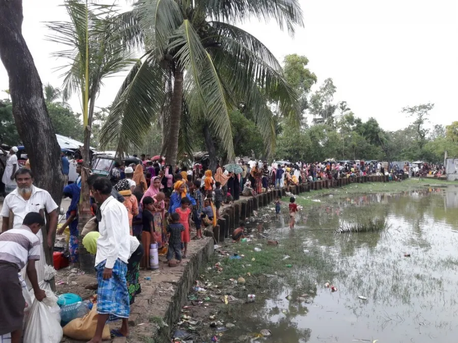 Refugees Fleeing into Bangladesh
