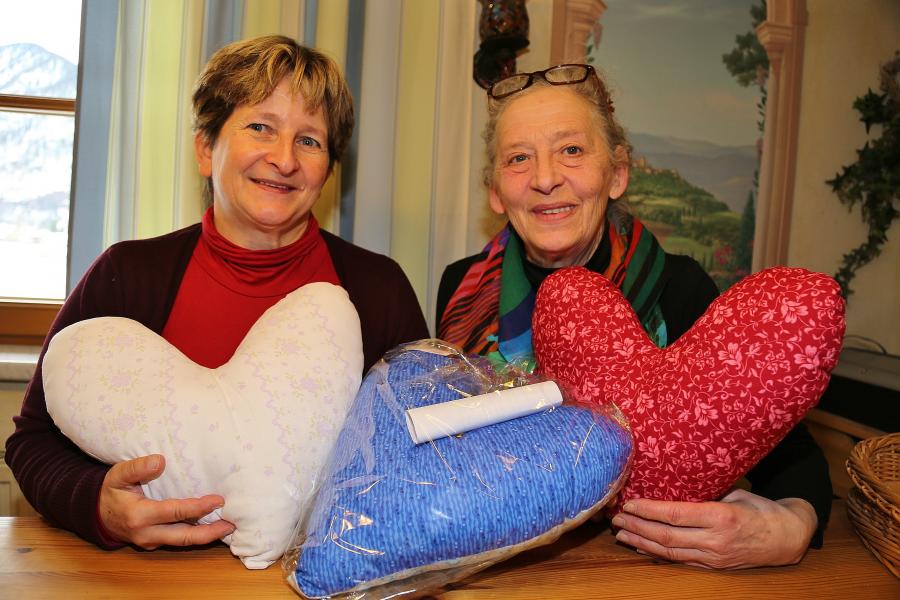 Spendeninitiative Herz-Kissen von den Salzkammergut Quiltfrauen