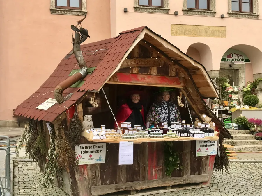 Marktstand der Kräuterhexe