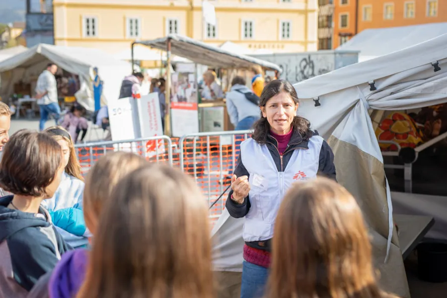 Marion Nitsch auf der Freiluft-Ausstellung