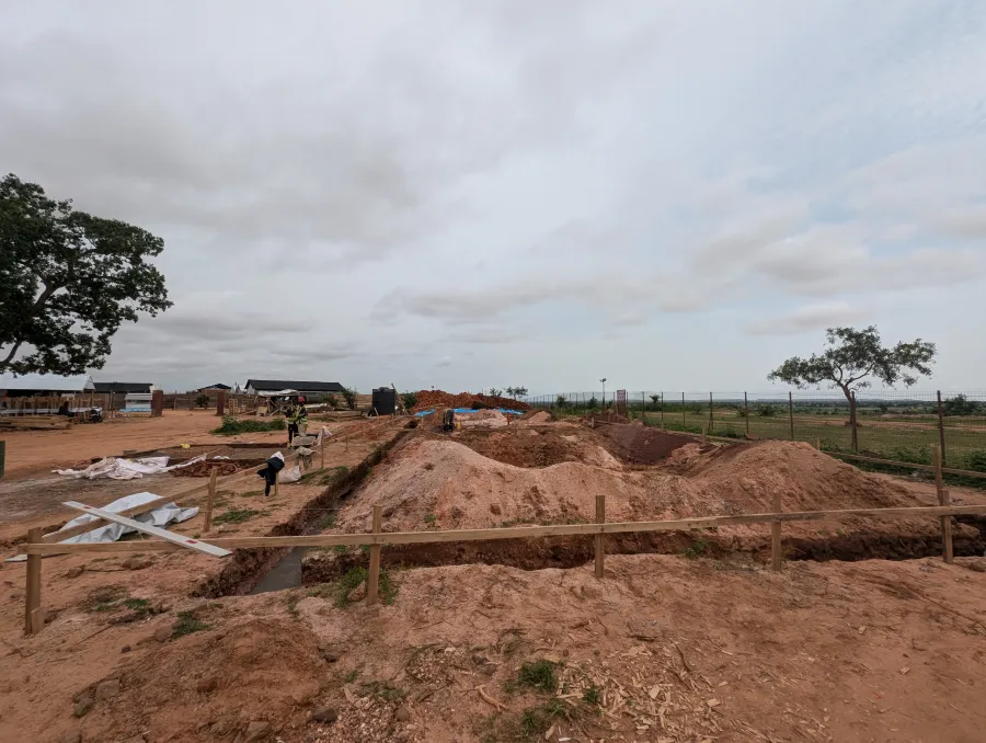 Das Fundament der neuen Garage für das Lager Aboutengue im Tschad.