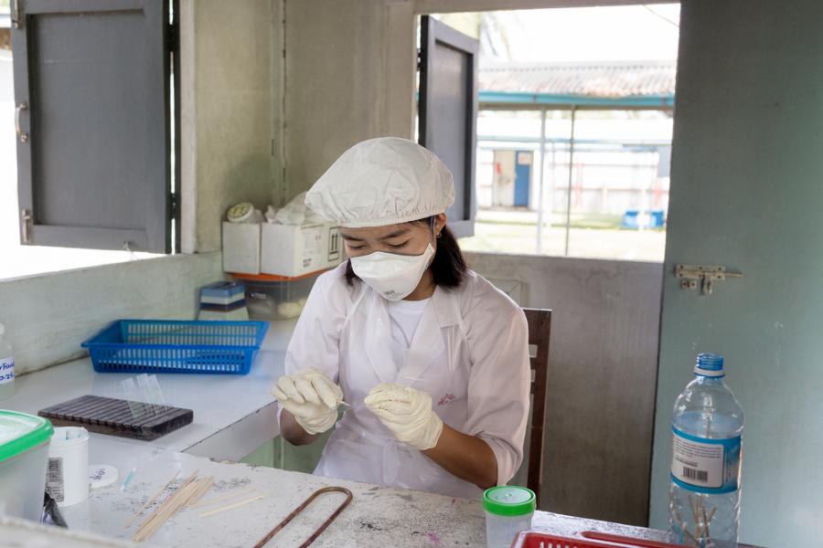 Myanmar Laborarbeiten in Yangon