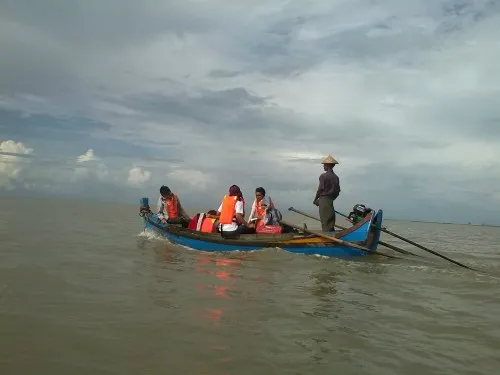 Welte_Conny_Myanmar_Transfer_Boot_2014-01
