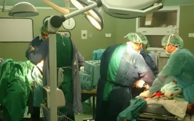Das chirurgische Team im Operationssaal des Al-Shifa Krankenhauses in Gaza-Stadt.