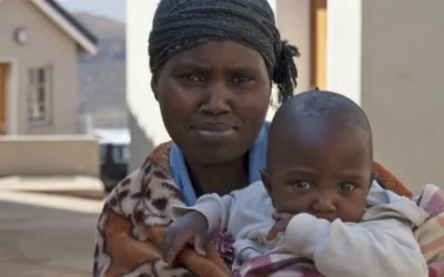 HIV-Patientin Matsietsi Mathabeng, die mit ihrer einjährigen Tochter in die Fatima-Klinik gekommen ist