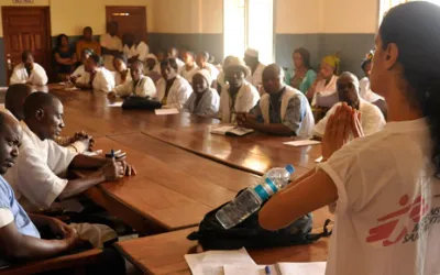 Ebola: Vortrag für das medizinische Personal des Guéckédou Krankenhauses.