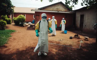 100 days of Ebola - Decontamination