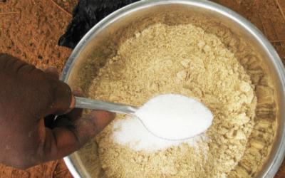 "Mütter des Lichts" in Niger kochen angereicherte Kuli-Kuli Suppe