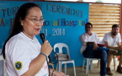 Die Übergabe-Zeremonie des neuen provisorischen Krankenhauses in Guiuan.